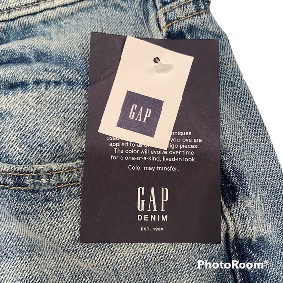 NWT GAP DENIM SHORTS🎉 - Picture 2 of 5